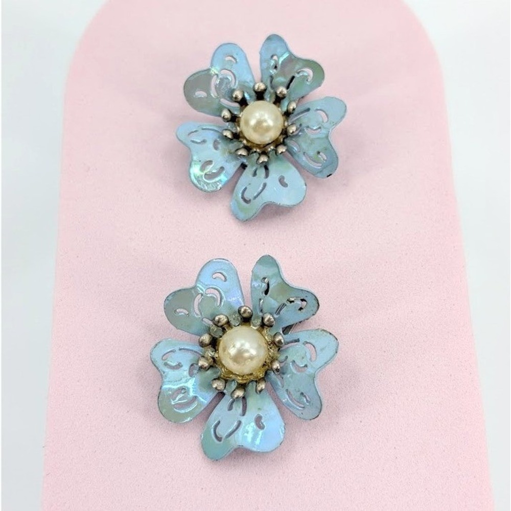 VTG Coro Pastel Blue Enamel Flower Earrings Cut Out Iridescent Clip On Botanical